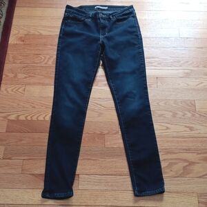 Levi's 711 Skinny Jeans in Dark Rinse ■ Size 27